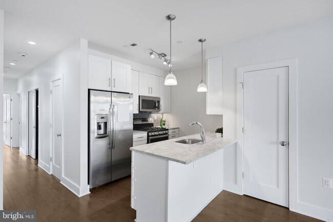 Foto del edificio - 3821 14th St NW