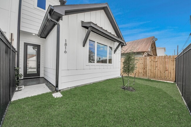 Foto del edificio - 1816 West St