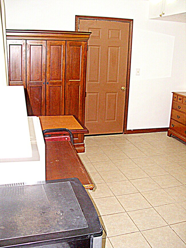 Building Photo - 2177 Kings Mountain Dr NE