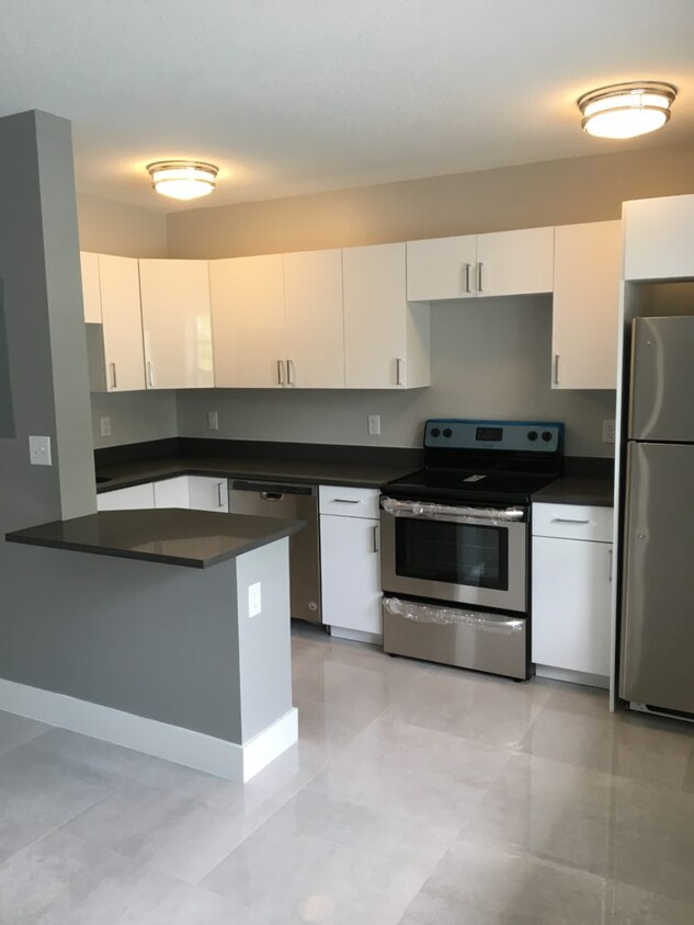 Foto principal - 640 NE 7th St