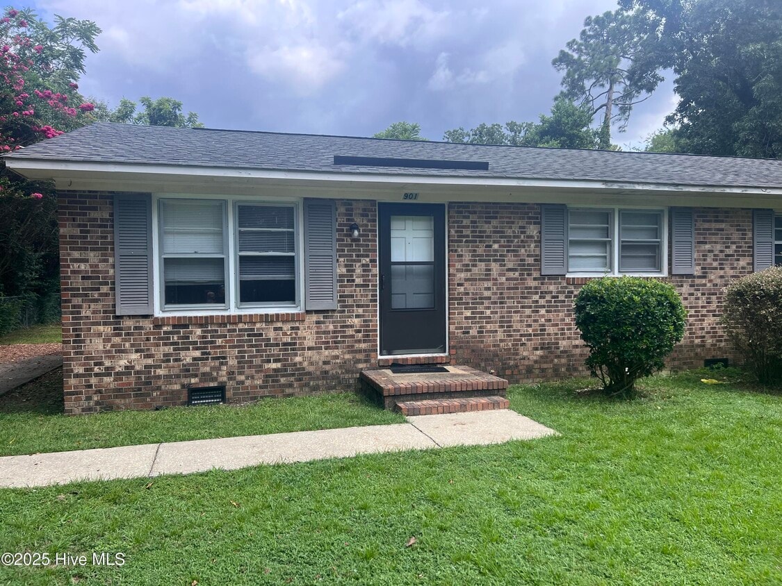 Primary Photo - 901 Miller Ave