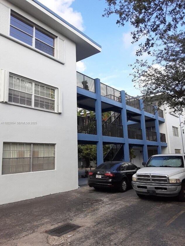 Foto del edificio - 1943 Monroe St