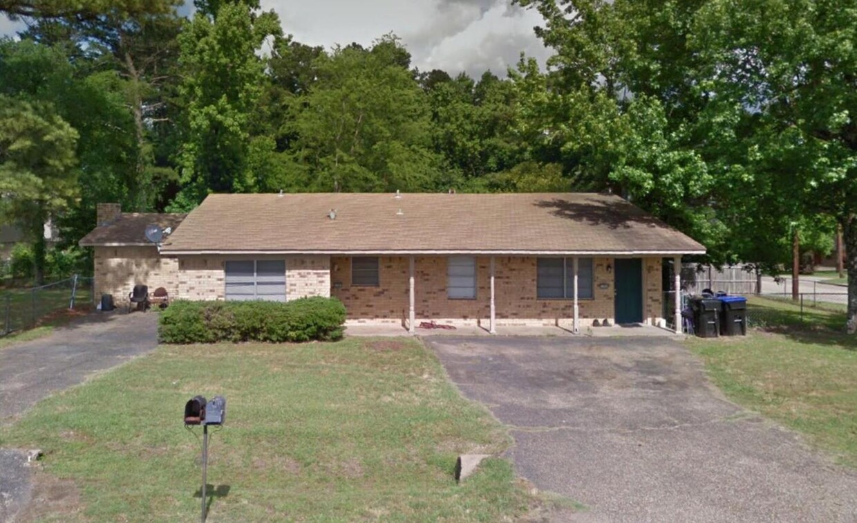 Primary Photo - Longview - 1500-1502 Arland Dr.