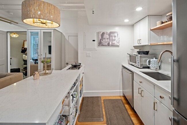 Building Photo - 364 Marlborough St