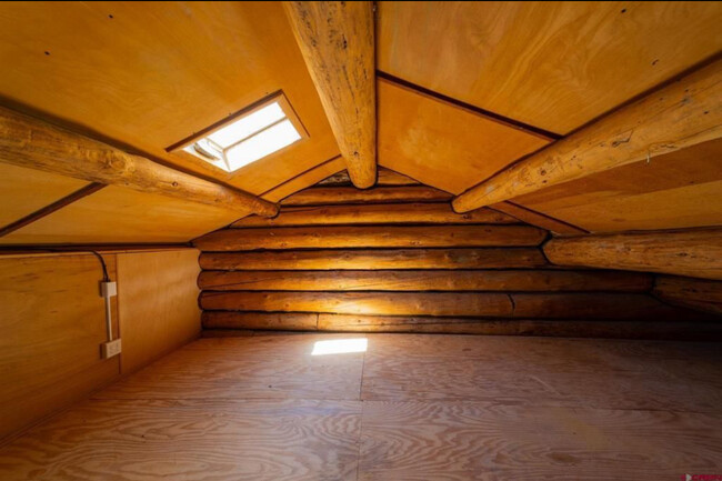 Loft - 3151 6200 Rd