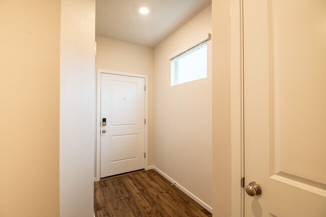 Foto del edificio - 4 bed, 2.5 bath newer construction home in NE Salem.