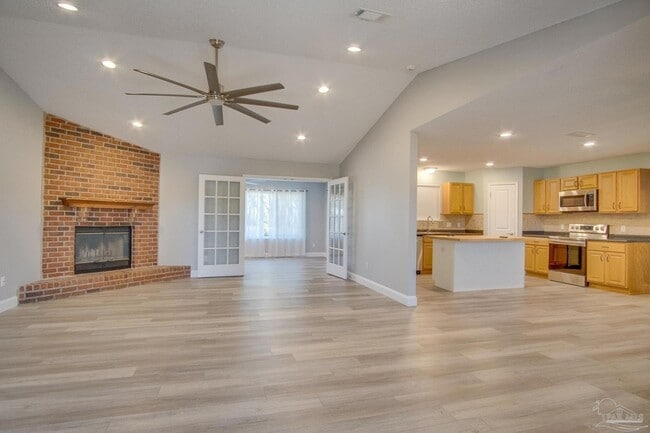 Building Photo - 9880 Creet Cir