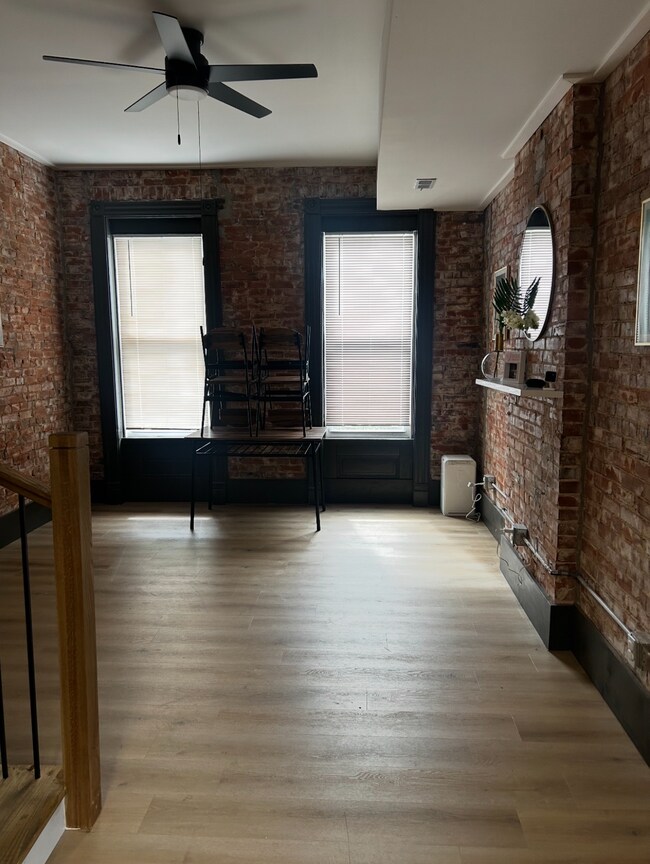 Building Photo - 1861 Menard St