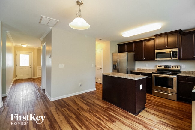 Building Photo - 1752 Abbott Oaks Dr