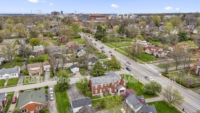 Foto del edificio - 3401 Nicholasville Rd