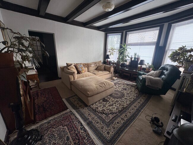 Foto del edificio - 3355 N Bartlett Ave