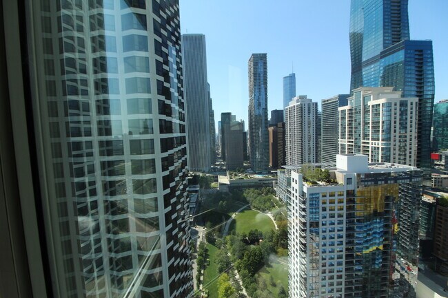 Foto del edificio - 195 N Harbor Dr