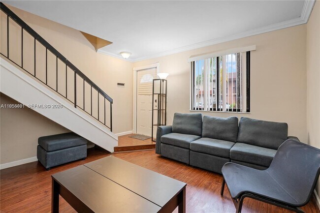 Foto del edificio - 1927 SW 107th Ave