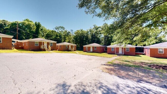 Foto del edificio - 1-Month Free Summer Move In Special & Waiv...