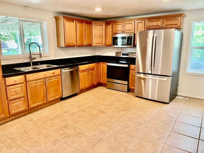 Building Photo - 5206 S 935 E