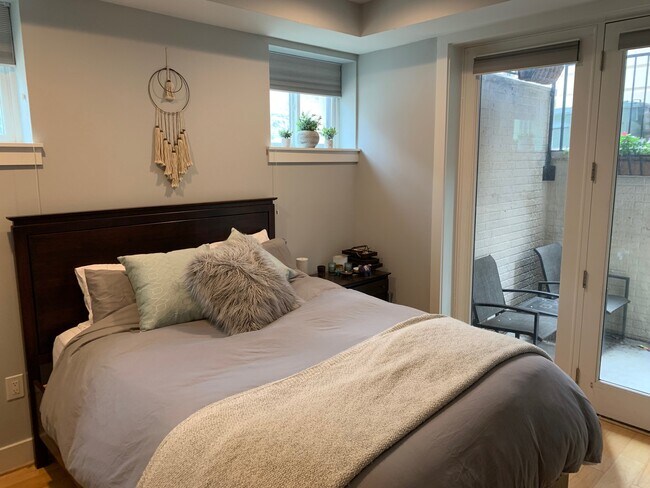 Bedroom - 1700 Euclid St NW