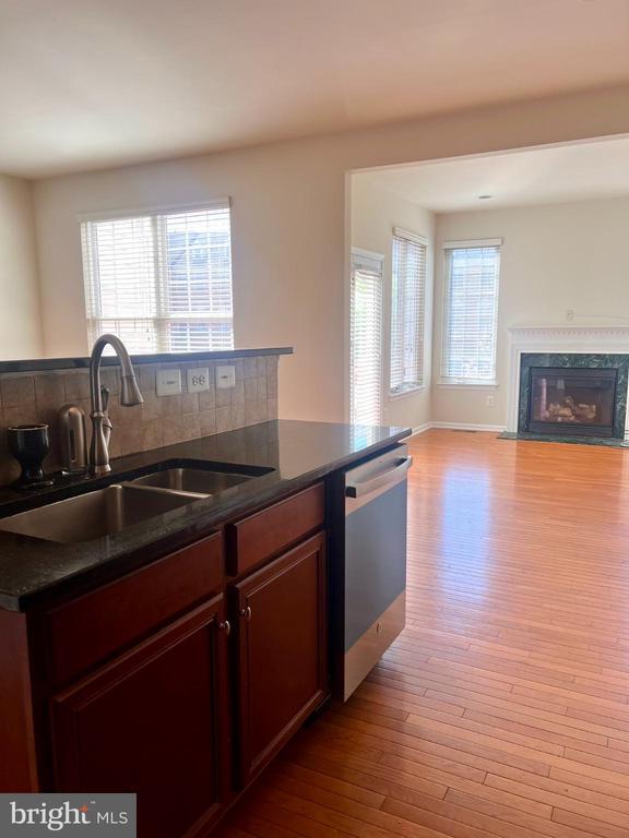 Foto del edificio - 25205 Larks Terrace