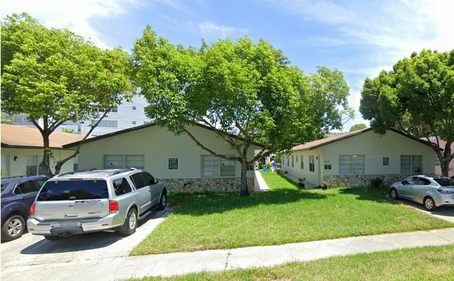 Building Photo - 1705 Adams St
