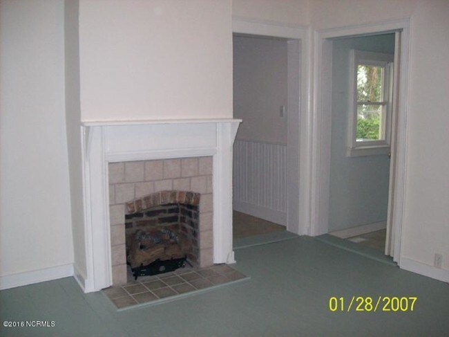 Building Photo - 617 Fullwood St