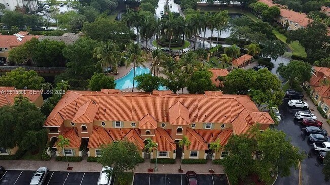 Foto del edificio - 4950 Tradewinds Ter