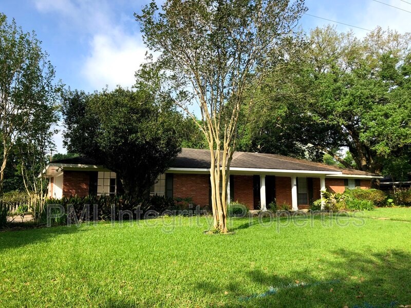 Primary Photo - 310 S Audubon Blvd