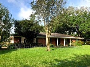 Building Photo - 310 S Audubon Blvd