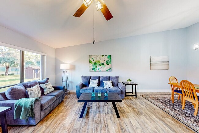 Building Photo - 3755 Pinecone Ct