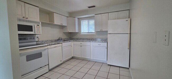 Foto del edificio - Duplex for rent