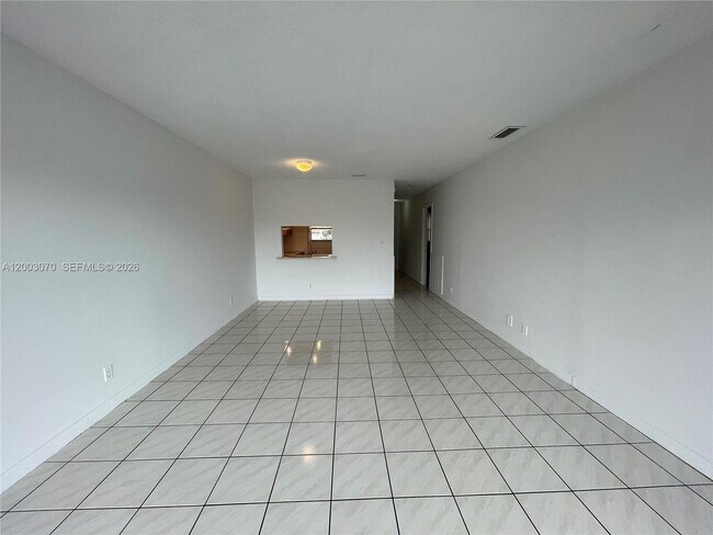 Foto del edificio - 7410 Woodmont Terrace