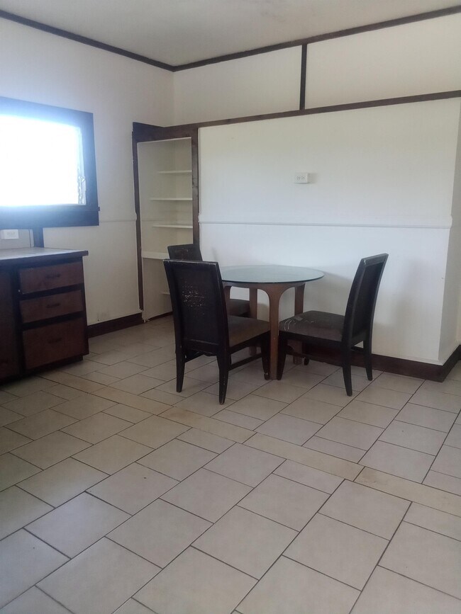 Foto del edificio - 17-1156-1156 Volcano Rd