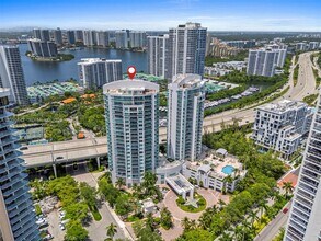 Building Photo - 19400 Turnberry Way