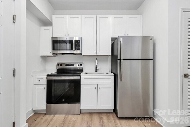 Foto del edificio - 3515 Markland Dr