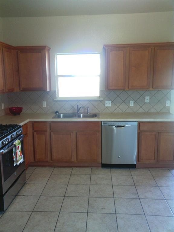 Foto del edificio - BEAUTIFUL 4 BEDROOMS / 2 BATH HOME IN SETTLERS CROSSING