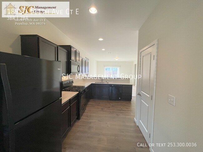 Foto del edificio - 18930 111th Ave Ct E