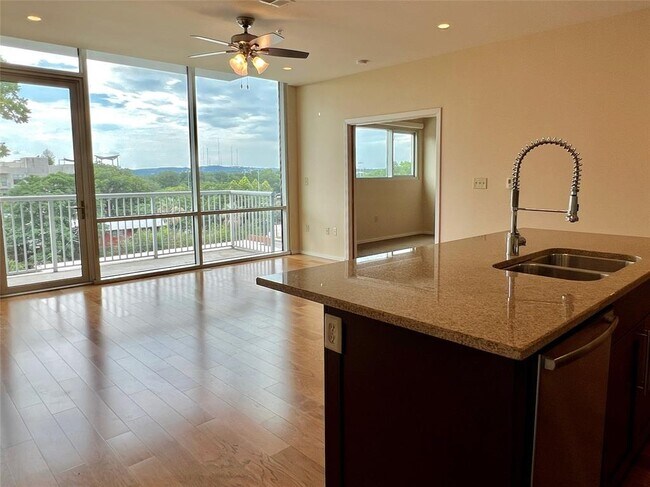 Foto del edificio - 1600 Barton Springs Rd