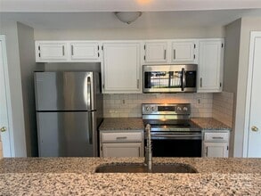 Building Photo - 1630 Arlyn Cir