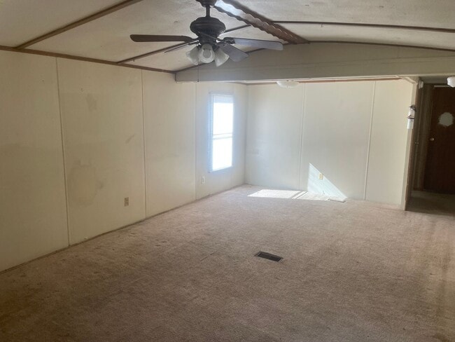 Building Photo - Embers East 2 bedroom 1 bath