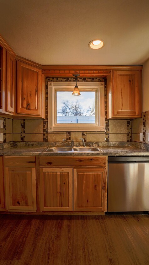 Foto principal - 3608 E Frederick Ave