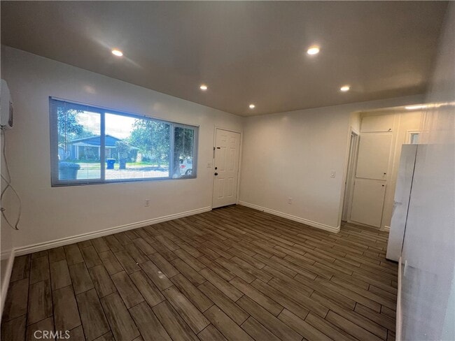 Foto del edificio - 324 W Park St