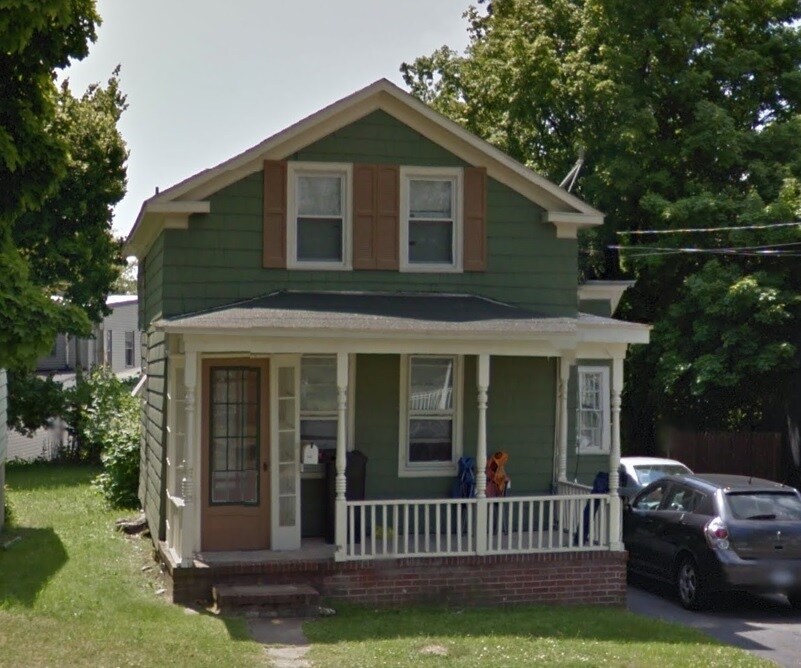 140 W Cayuga St, Oswego, NY 13126 House Rental in Oswego, NY