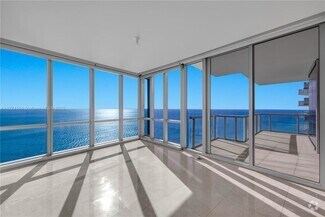 Building Photo - 17121 Collins Ave