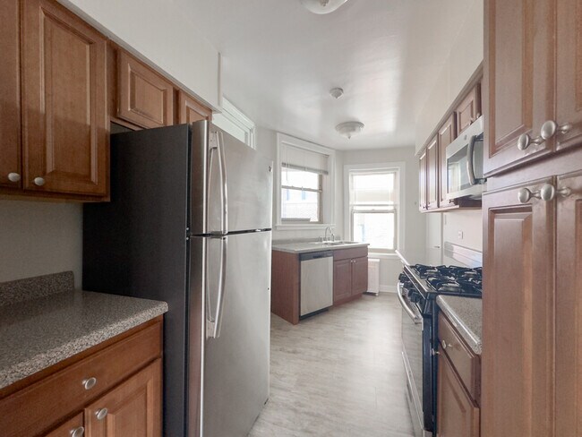 Foto del edificio - 525 W Cornelia Ave