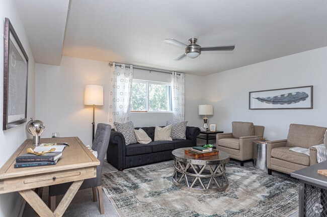 2HAB, 2BA - 825 ft² - Calaveras