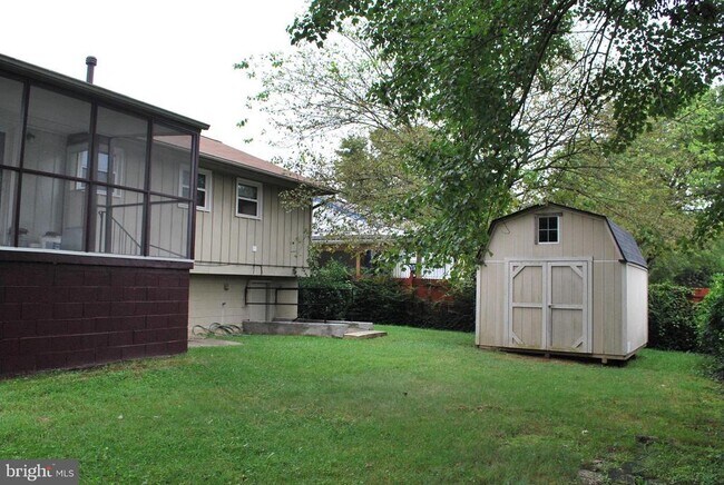 Building Photo - 5614 Duchaine Dr