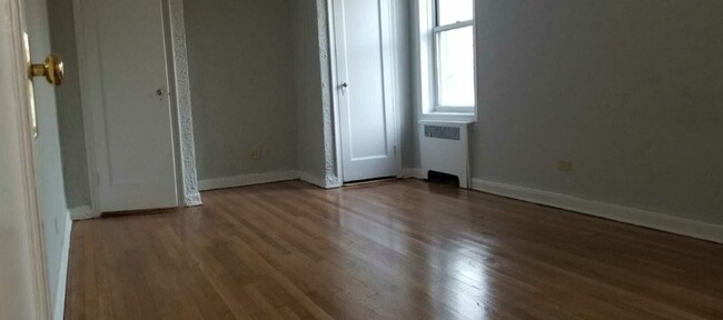 Building Photo - 539 85th St