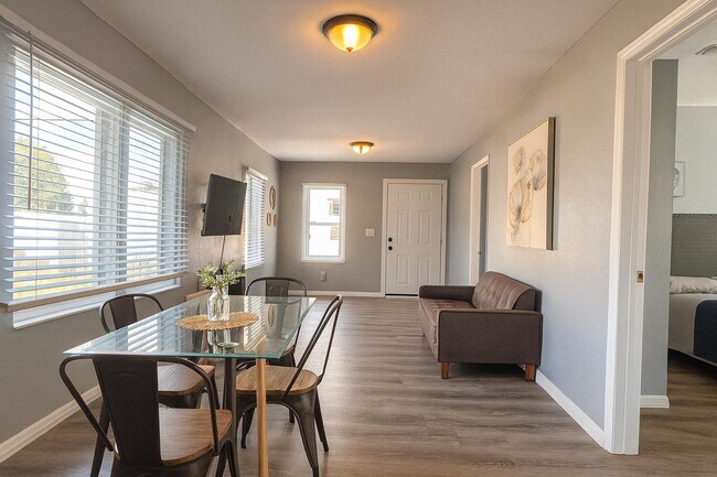 Foto del edificio - 8622 N 39th St