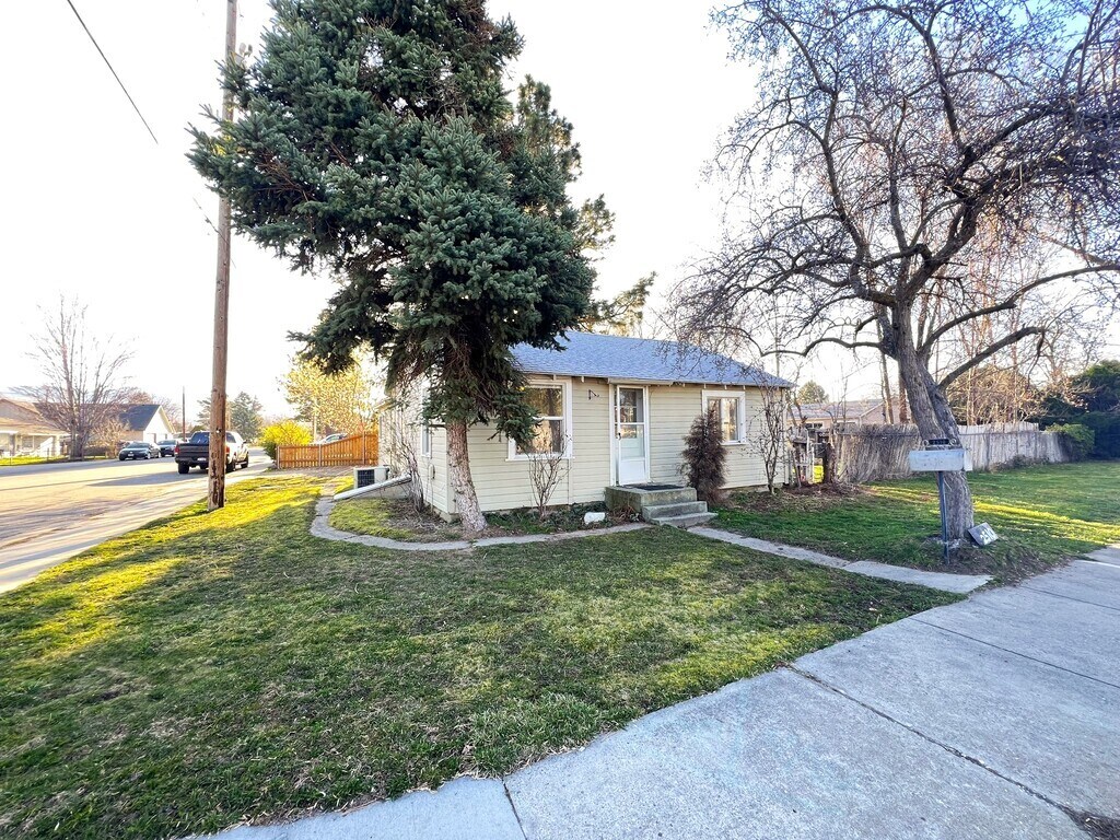 Primary Photo - 2510 S Gekeler Ln