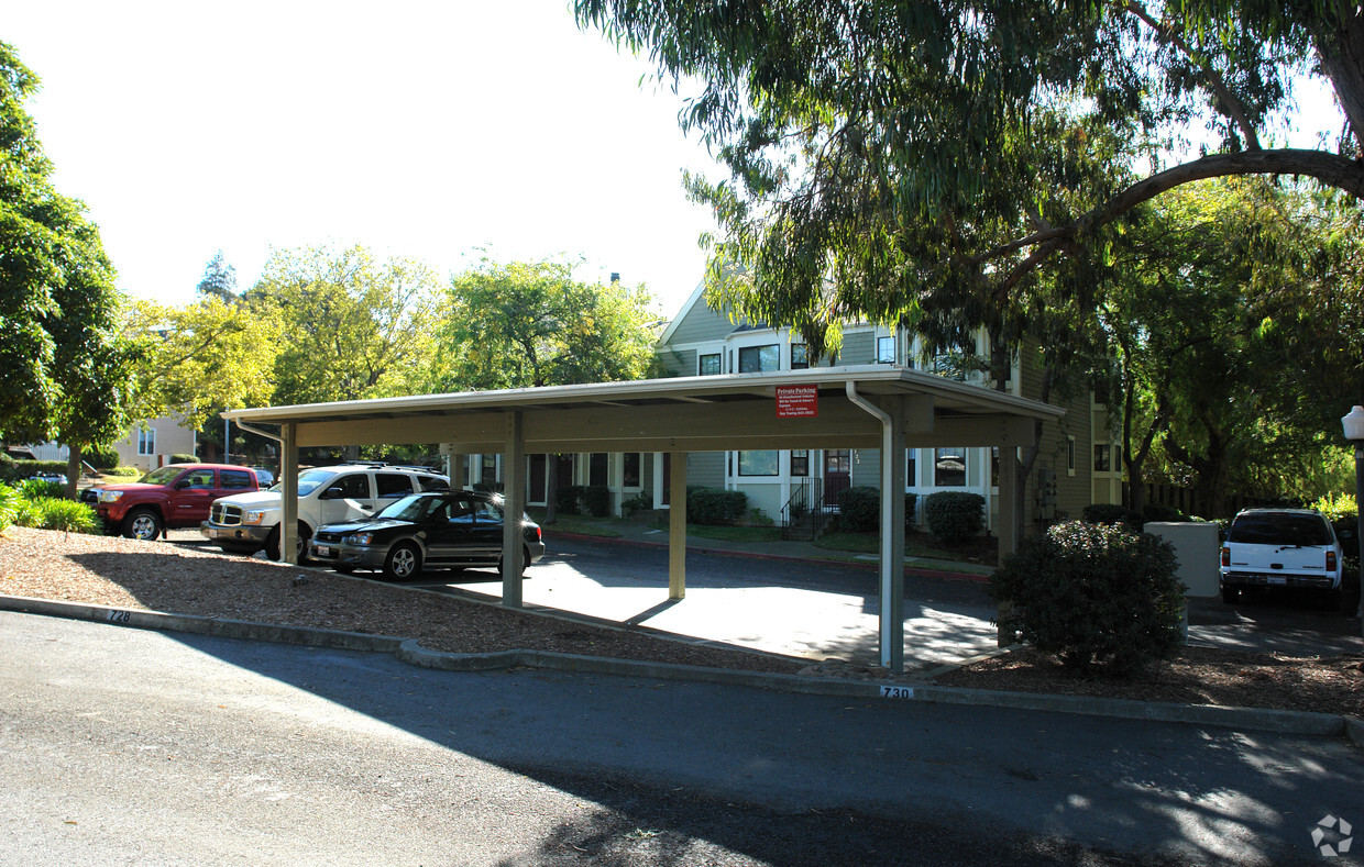 Foto principal - 716-734 Military East St