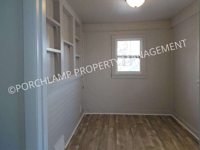 Foto del edificio - 403 E Broadway Ave