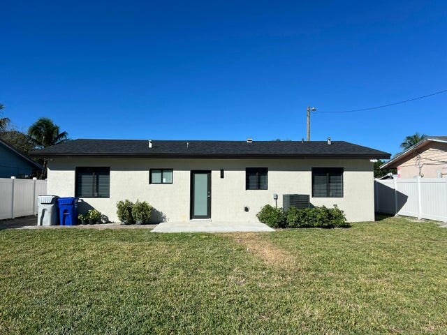 Foto del edificio - 156 NW 15th Ct